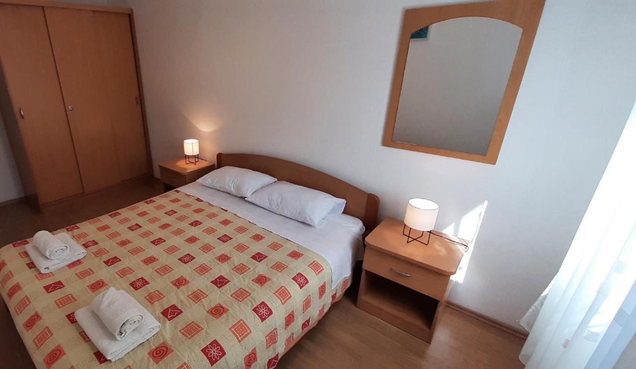 Apartment Classic Zrnovo Екстер'єр фото